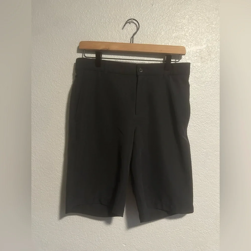 Men’s Nike golf shorts